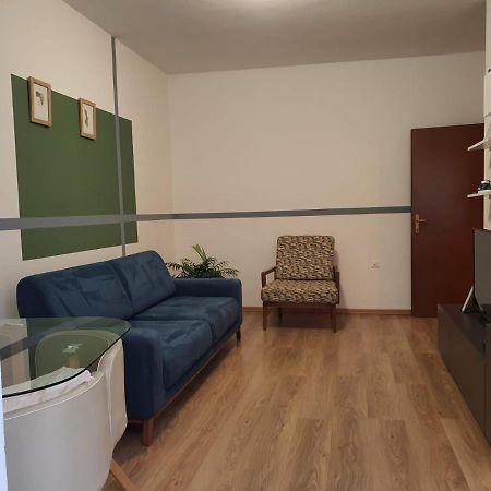 Heris'S Apartment Tirana Esterno foto