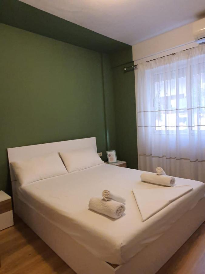 Heris'S Apartment Tirana Esterno foto